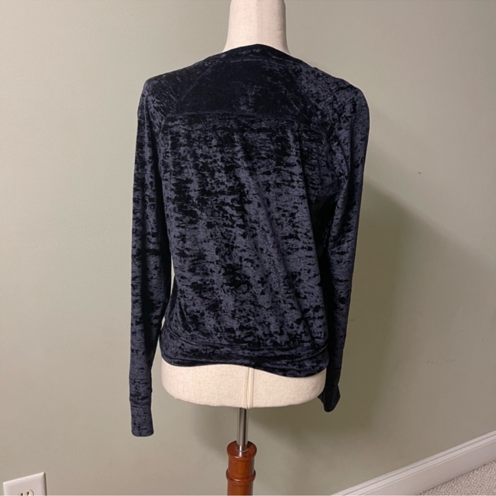 🍋lululemon velvet top size 4/6 ish lōl - Picture 6 of 7
